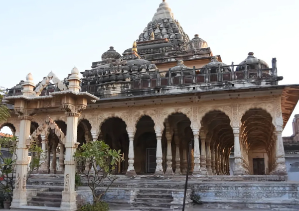 Mahamandir Temple with its intricately carved pillars, a spiritual highlight in Jodhpur’s Most Thrilling Sightseeing Tours