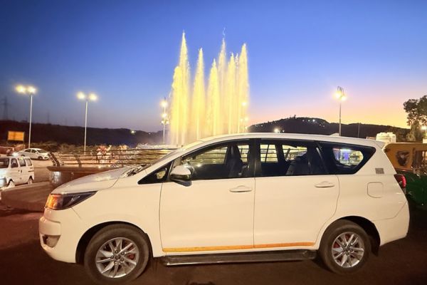 Top-rated cab booking service in Jodhpur for exploring the Blue City with ease and comfort