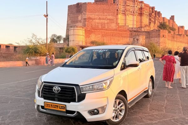Comfortable car rental in Jodhpur with professional driver service