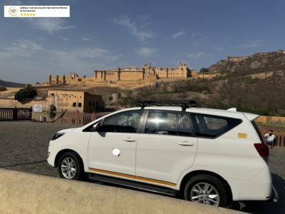 Spacious SUV car rental for Jodhpur travel