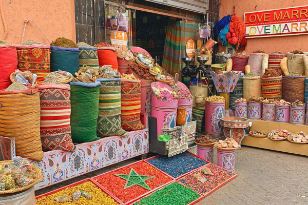 Local handicrafts shopping during Jodhpur to Ranakpur & Kumbhalgarh Taxi ride