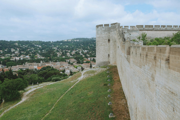 The great walls of Kumbhalgarh Fort – a highlight of Jodhpur to Ranakpur & Kumbhalgarh Taxi trip