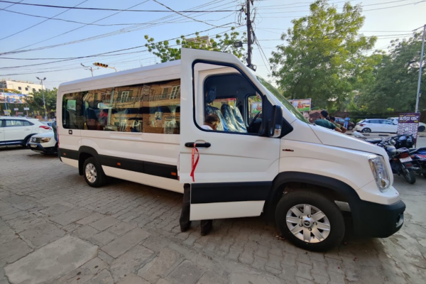Urbania Tempo vehicle for Jodhpur to Ranakpur & Kumbhalgarh Taxi service