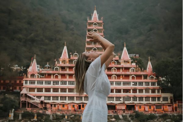 Yoga Retreat in Rishikesh – Perfect for Wellness and Spiritual Travelers