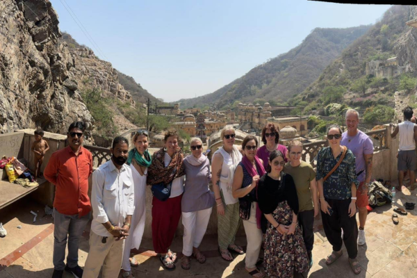 Private Car With Driver Jodhpur for round trip travel services
