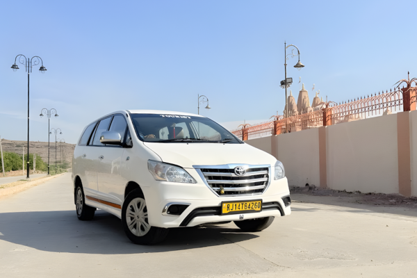Toyota Innova taxi service in Jodhpur for family and group travel