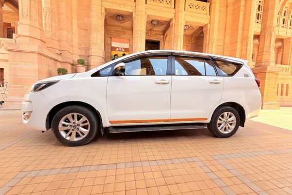 Toyota Innova Crysta luxury cab near Jodhpur Airport for premium travel